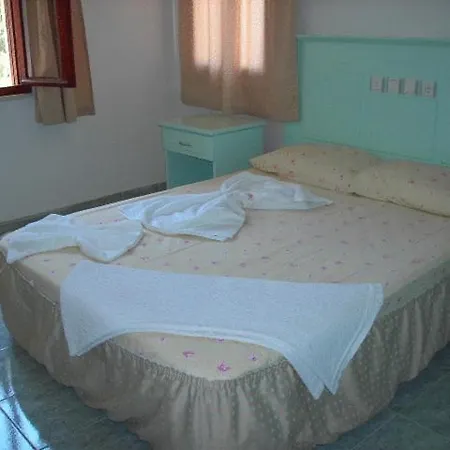 Aparthotel Oran Apart *